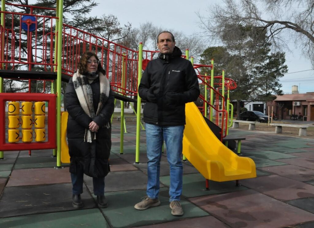 STADNIK INAUGURÓ LA PUESTA EN VALOR DE LA PLAZOLETA DEL BARRIO «LAS CARRETAS»